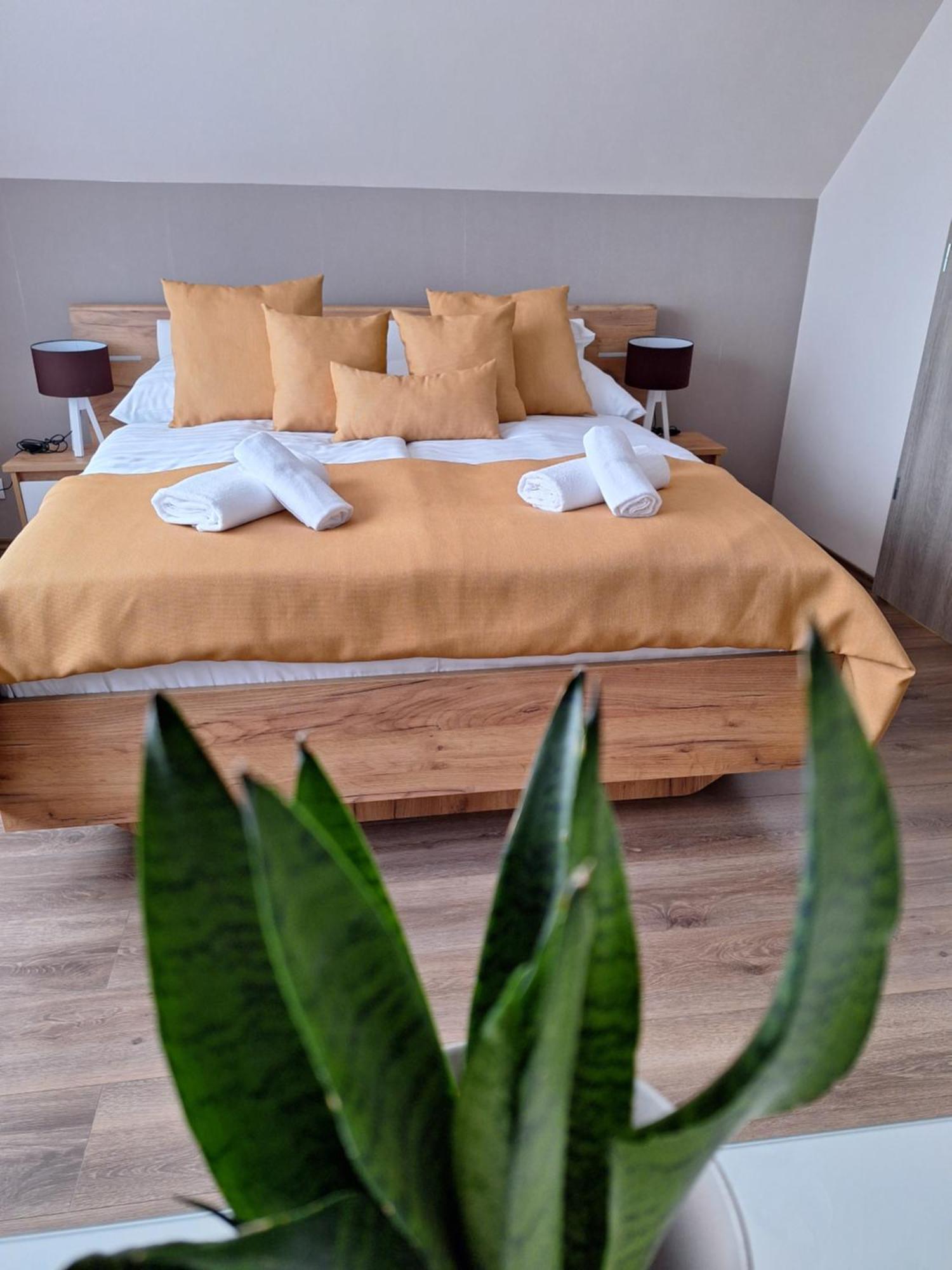 Happy Home Apartman Miskolc Extérieur photo